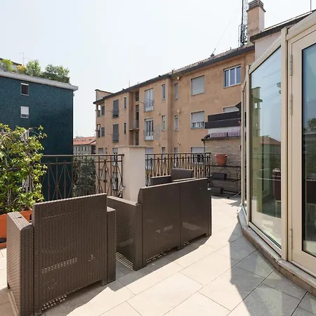 Lovely - W/ Terrace Apartment