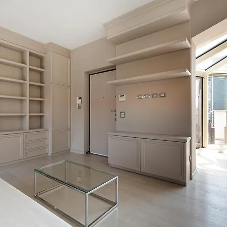 Lovely - W/ Terrace Apartment Milan
