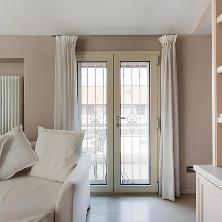 Lovely - W/ Terrace Apartment *
