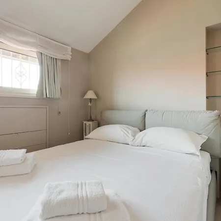 Appartement Lovely - W/ Terrace